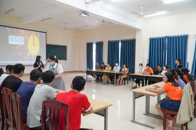 Sinh hoạt Câu lạc bộ tiếng Anh 5/2022