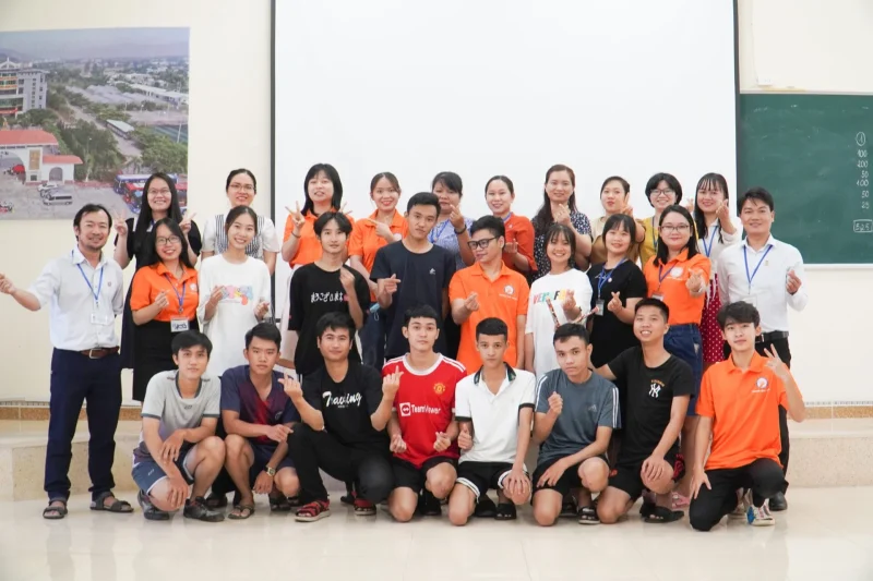 Sinh hoạt Câu lạc bộ tiếng Anh 5/2022