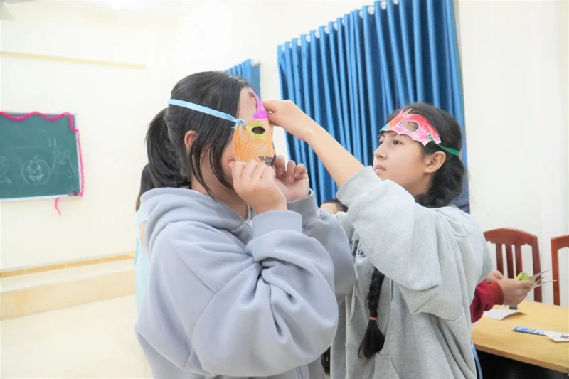 Sinh hoạt CLB tiếng Anh với chủ đề "Halloween"