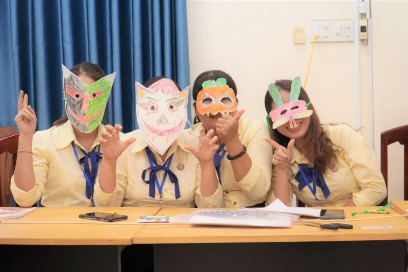 Sinh hoạt CLB tiếng Anh với chủ đề "Halloween"