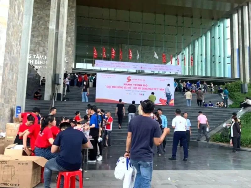 Đoàn Thanh niên Trường Đại học Quang Trung tham gia chương trình "HÀNH TRÌNH ĐỎ - GIỌT MÁU HỒNG ĐẤT VÕ " 2 “HÀNH TRÌNH ĐỎ – GIỌT MÁU HỒNG ĐẤT VÕ “