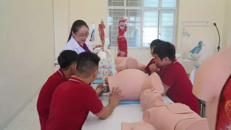 Ngành Điều dưỡng là gì? Có dễ xin việc không? 2 Ngành Điều dưỡng là gì? Có dễ xin việc không?