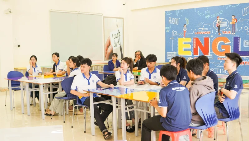 Tọa đàm: Chiến lược học tiếng Anh hiệu quả cho sinh viên năm nhất đại học 3 Tọa đàm: Chiến lược học tiếng Anh hiệu quả cho sinh viên năm nhất đại học