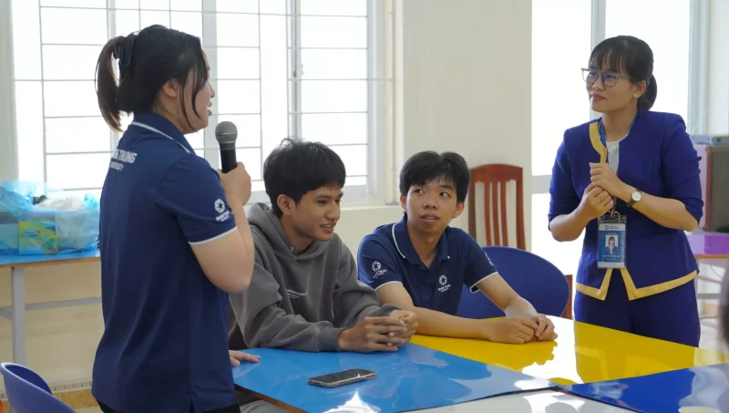 Một tiết học ngoại ngữ ở Trường Đại học Quang Trung sẽ như thế nào? 3 Một tiết học ngoại ngữ ở Trường Đại học Quang Trung sẽ như thế nào?