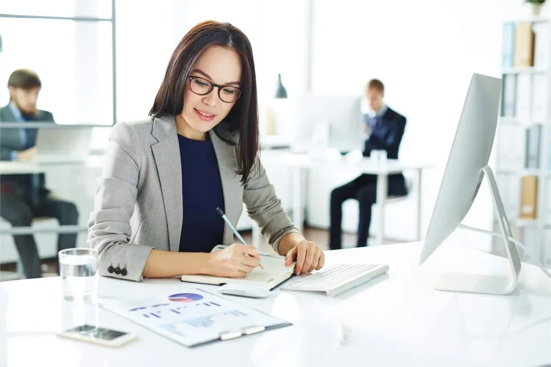 Nên học kế toán hay tài chính ngân hàng