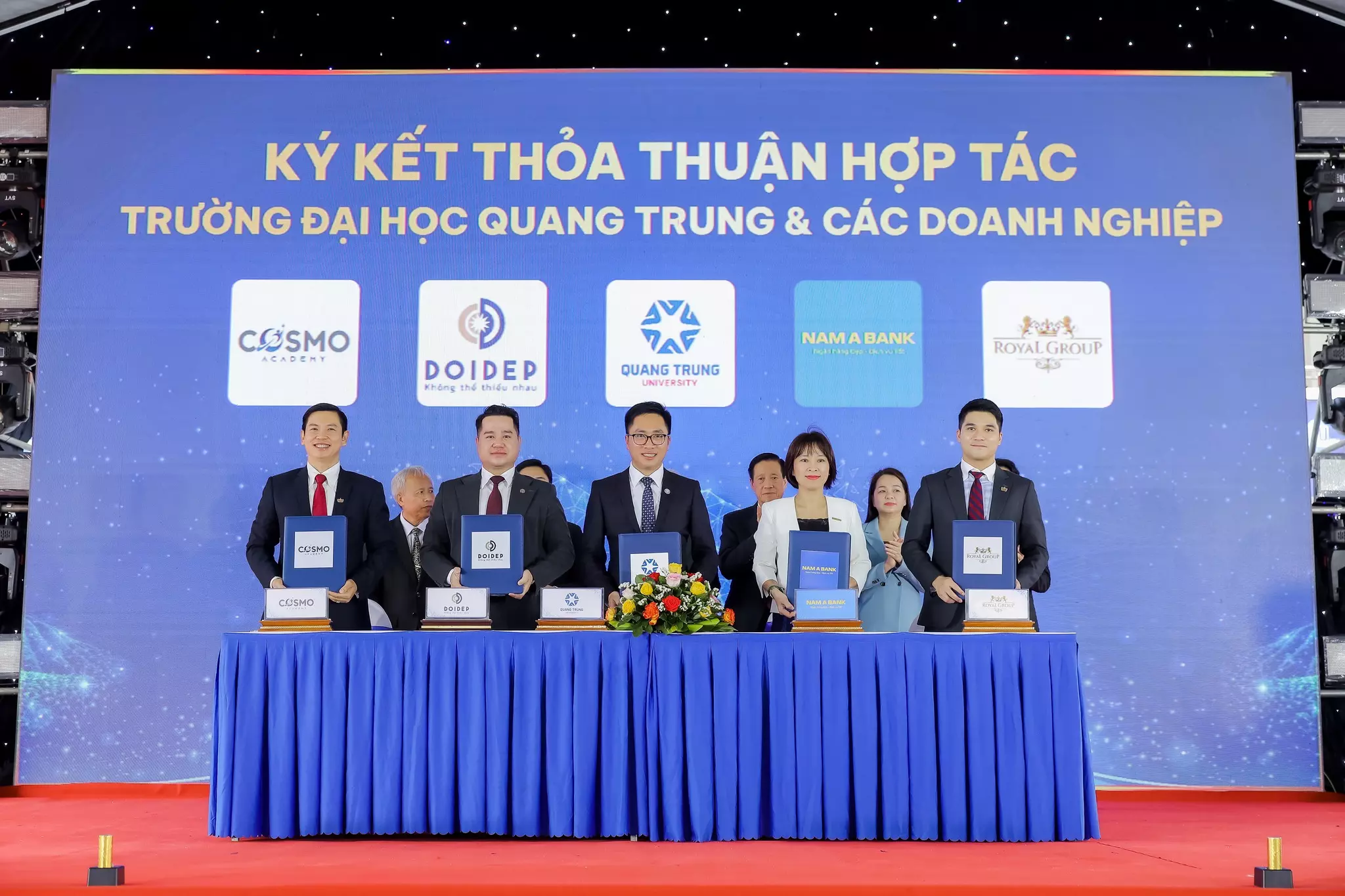Lễ Kỷ niệm 20 năm thành lập Trường Đại học Quang Trung 2 Qtu Ky Ket Hop Tac Doanh Nghiep Ky Niem 20 Nam