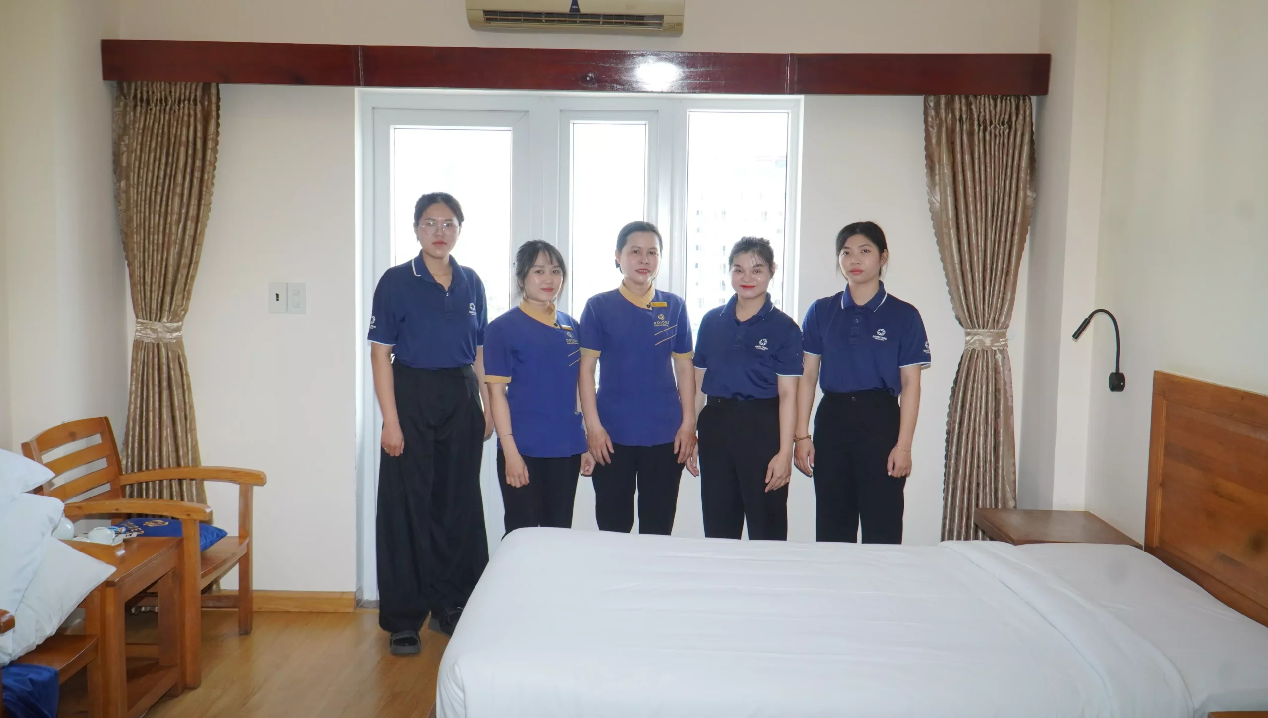 Sinh Vien Quan Tri Khach San Nha Hang Thuc Hanh Qtu 5