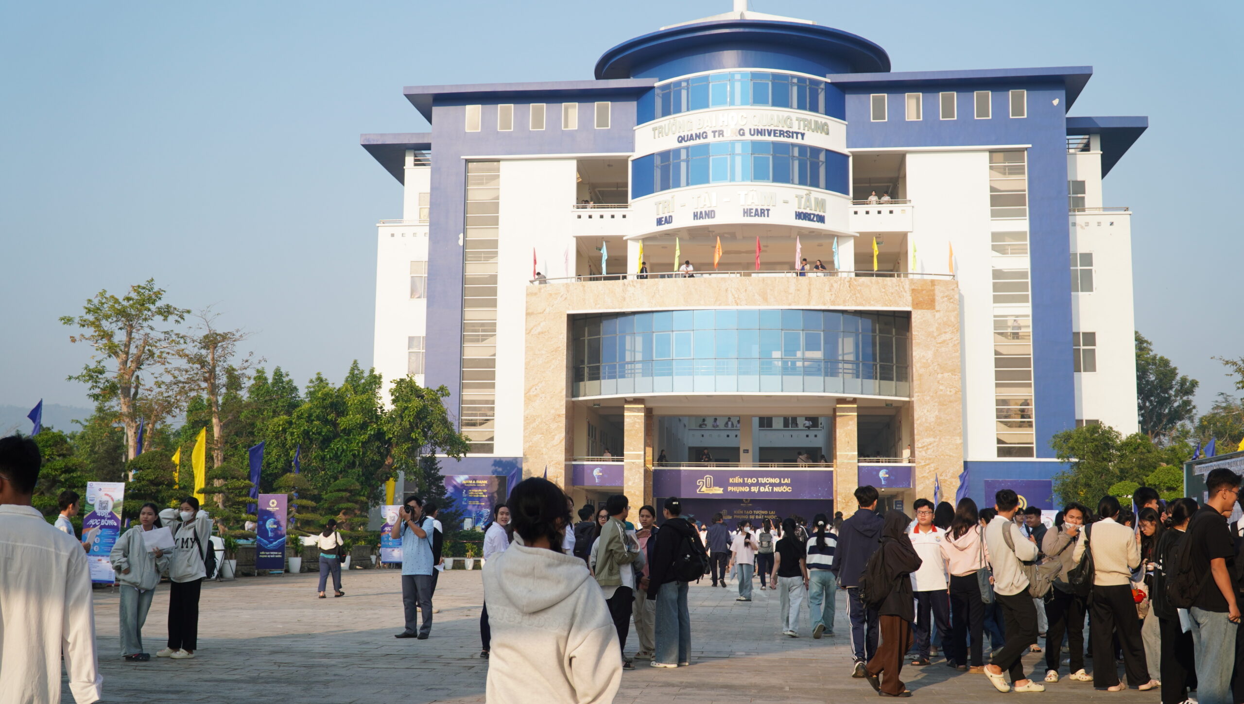 Gần 3.000 thí sinh hoàn thành kỳ thi ĐGNL ĐHQG-HCM đợt 1 năm 2026 tại cụm thi Trường Đại học Quang Trung 1 Trg08801