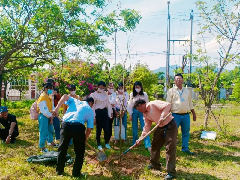 Chương trình trồng cây “Vì màu xanh cho quê hương” 1 chuong trinh trong cay vi mau xanh cho que huong 1