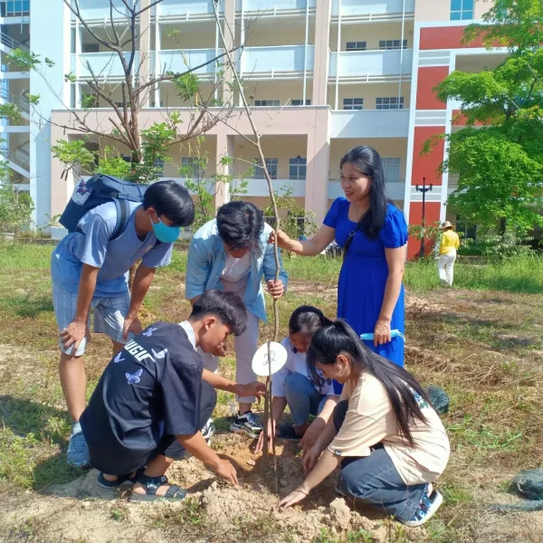 Chương trình trồng cây “Vì màu xanh cho quê hương” 2 chuong trinh trong cay vi mau xanh cho que huong 2