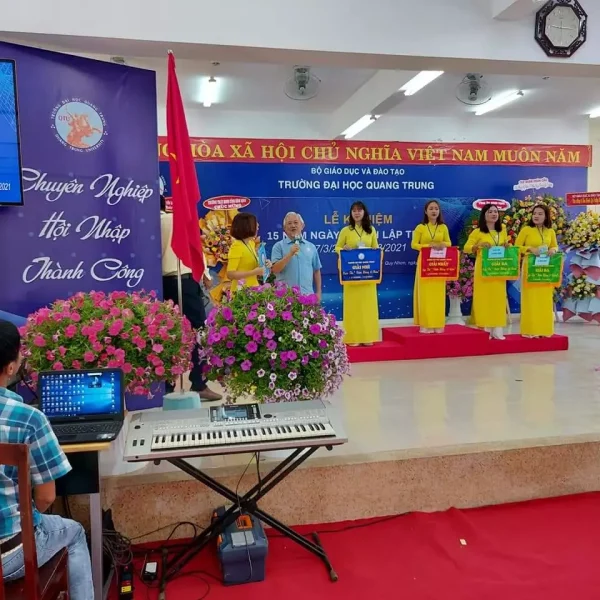 Lễ kỷ niệm 15 năm thành lập Trường Đại học Quang Trung 4 ky niem 15 nam thanh lap truong 4