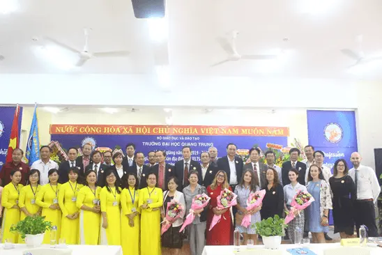Chuỗi sự kiện chào mừng "Lễ khai giảng năm học 2019-2020", "Lễ công bố trung tâm khảo thí IELTS" và "Lễ ra mắt trung tâm tiếng Anh thiện nguyện" và Chúc mừng ngày nhà giáo Việt Nam 20/11 11 le khai giang 2019 2020 11