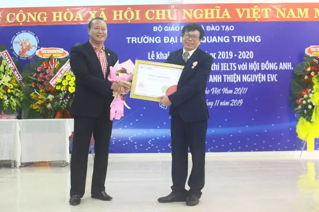 Chuỗi sự kiện chào mừng "Lễ khai giảng năm học 2019-2020", "Lễ công bố trung tâm khảo thí IELTS" và "Lễ ra mắt trung tâm tiếng Anh thiện nguyện" và Chúc mừng ngày nhà giáo Việt Nam 20/11 5 le khai giang 2019 2020 5