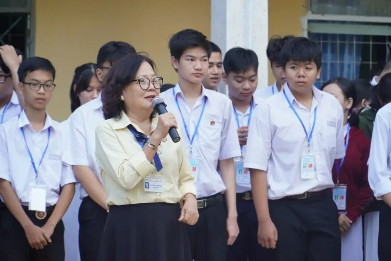 Lễ ra mắt câu lạc bộ STEM Trường THPT Nguyễn Thái Học – Quy Nhơn 4 CLB STEM Trường THPT Nguyễn Thái Học – Quy Nhơn