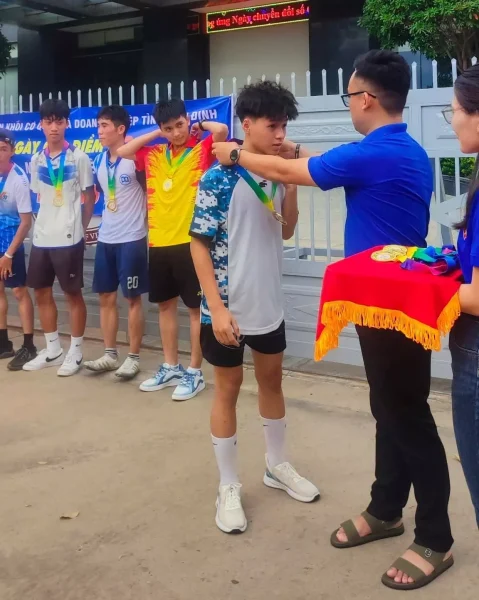 Hưởng ứng chương trình "Mỗi thanh niên 10.000 bước chân mỗi ngày" 2 Hưởng ứng chương trình “Mỗi thanh niên 10.000 bước chân mỗi ngày”