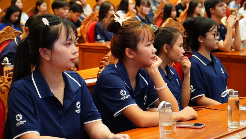 Giải pháp hạ tầng và cơ hội bức phá cho du lịch miền Trung - Tây Nguyên 3 Giải pháp hạ tầng và cơ hội bức phá cho du lịch miền Trung - Tây Nguyên