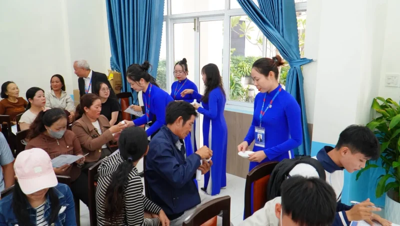 Chén trà ấm nóng ngày nhập học: Lời chào nồng hậu và lan tỏa nét văn hóa trà tại QTU 5 Ngày Hội nhập học