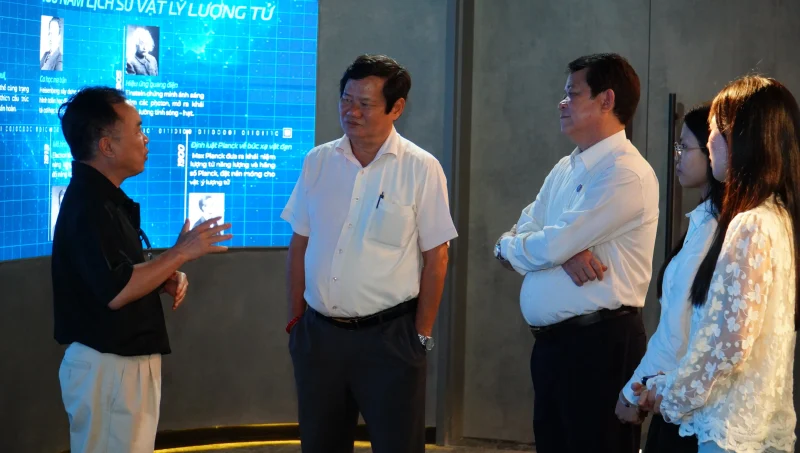 QTU đón tiếp và làm việc với chuyên gia công nghệ người Mỹ gốc Việt Nguyễn An Thạo
