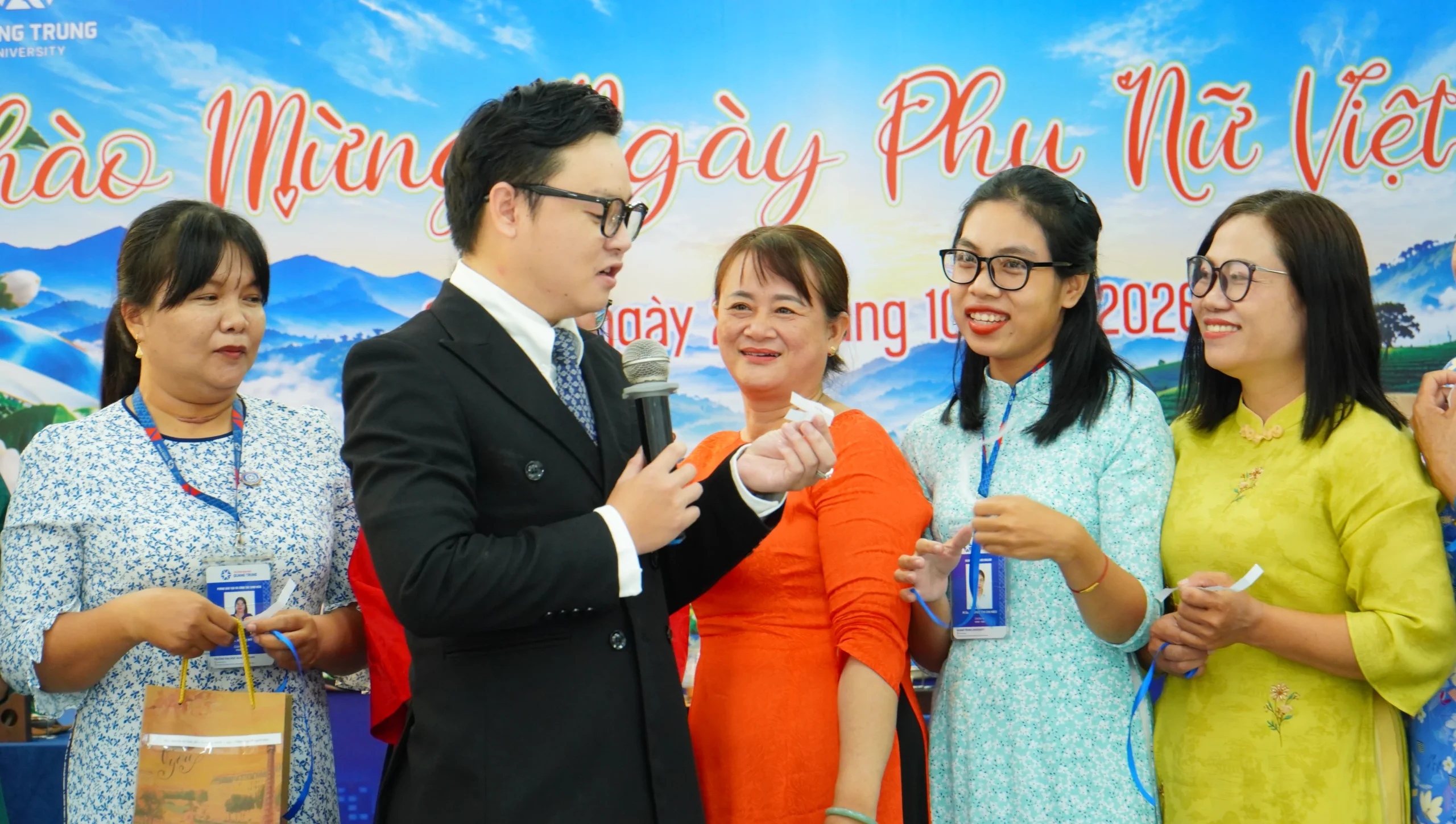 Tọa đàm “Quang Trung yêu thương – Chuyện nghề, chuyện đời”