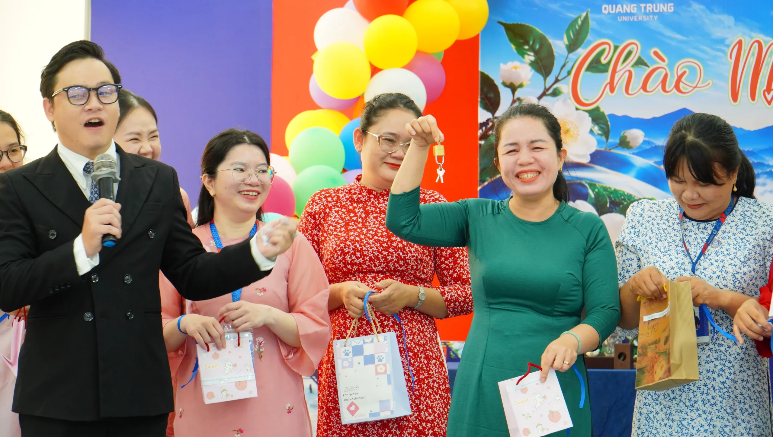 Tọa đàm “Quang Trung yêu thương – Chuyện nghề, chuyện đời”