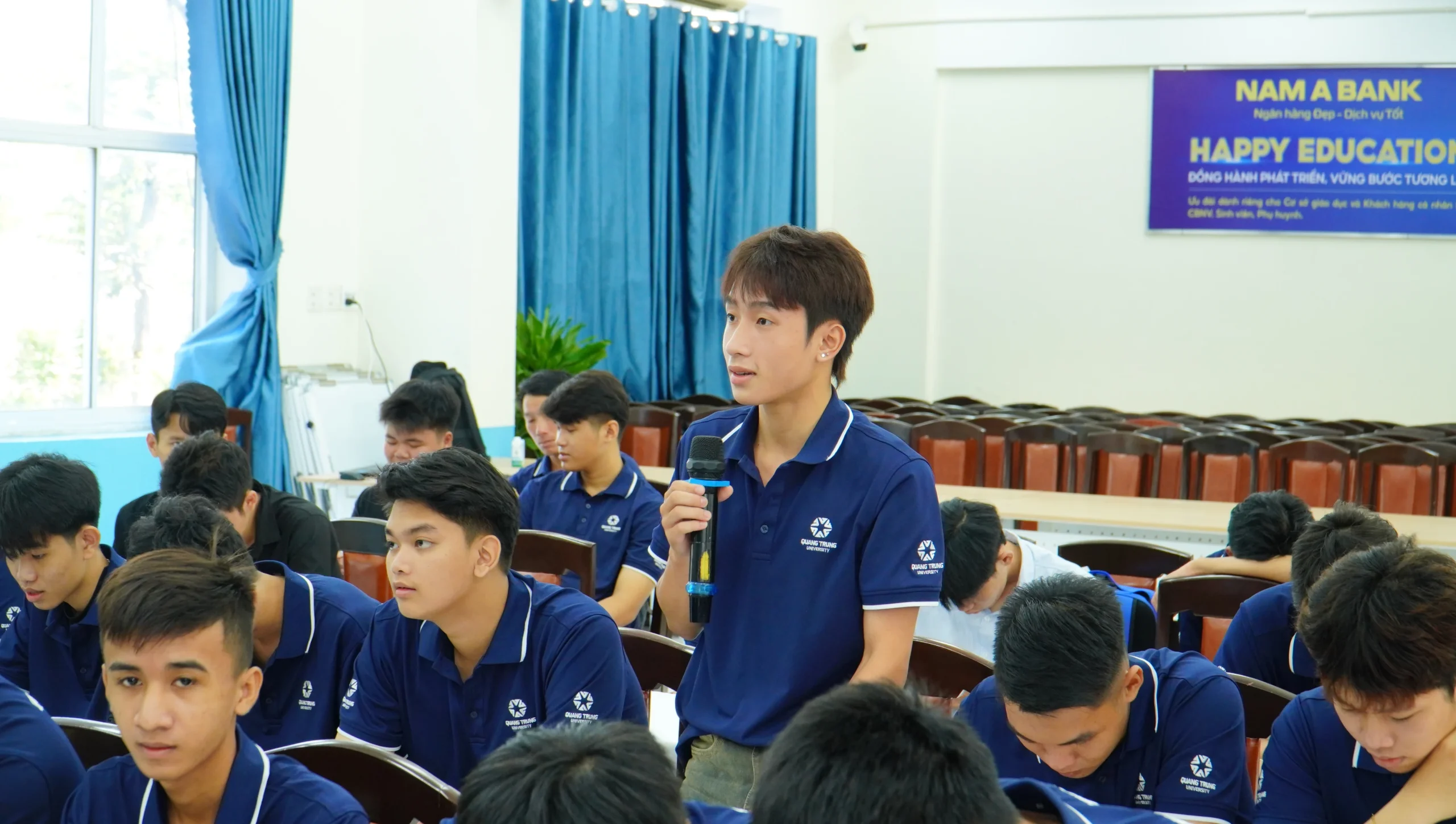 Sinh viên QTU giao lưu trực tiếp cùng chuyên ga FPT Software