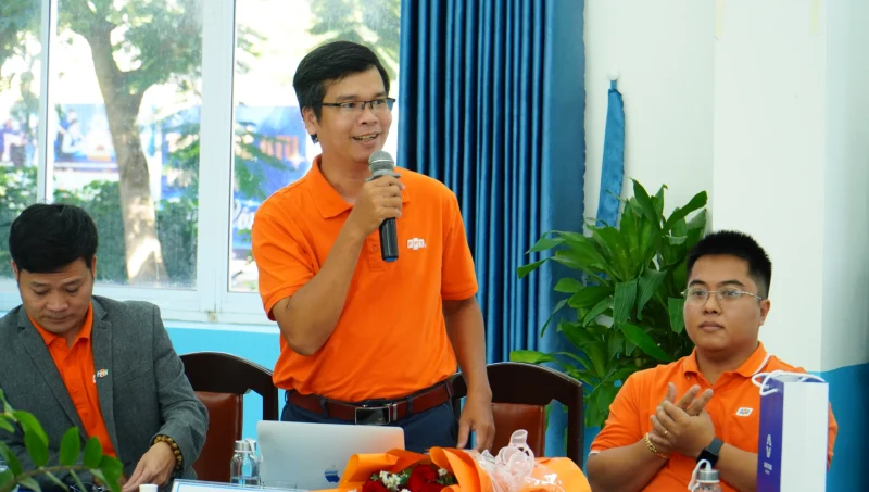 Sinh viên QTU giao lưu trực tiếp cùng chuyên gia FPT Software 2 Sinh viên QTU giao lưu trực tiếp cùng chuyên ga FPT Software