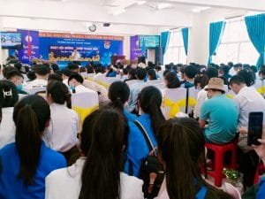 Khoa KHMT&CNTT chào đón các bạn học sinh về tham dự ngày Hội hướng nghiệp Thanh niên 1 h1