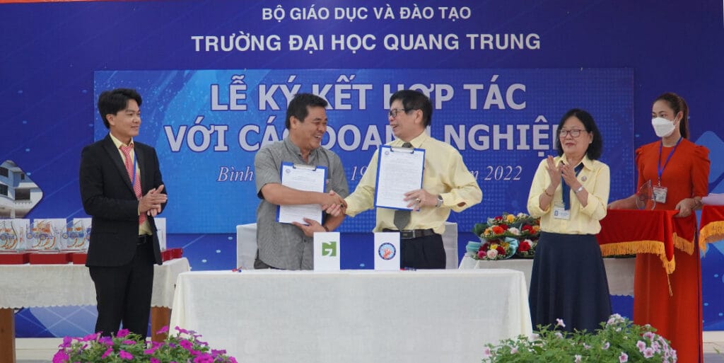 Hon 2.000 thi sinh du thi danh gia nang luc DH Quoc gia TP.HCM tai diem thi Truong DH Quang Trung 1