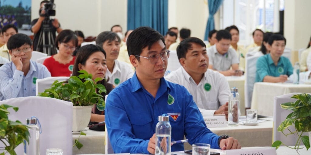 Thiet ke chua co ten 11