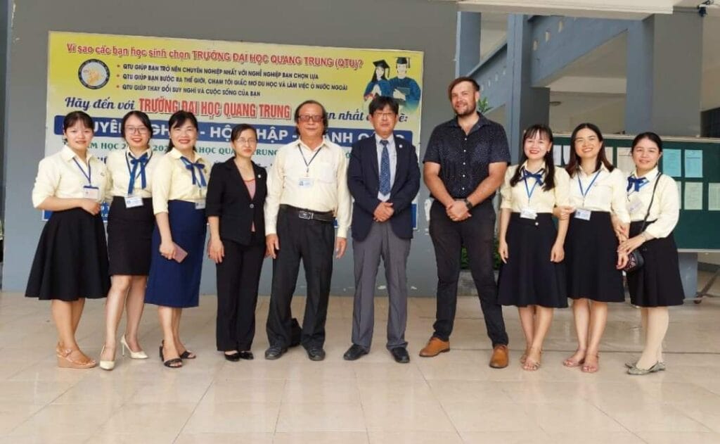 Khoa Ngoại ngữ - Trường Đại học Quang Trung 3 z4856094075810 ad86e25fd0667eee8f45db70072cdb3f