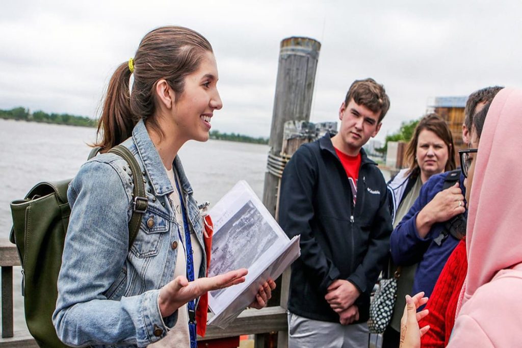 Ngành du lịch lấy bao nhiêu điểm 45 nganh quan trị du lich lu hanh la gi?