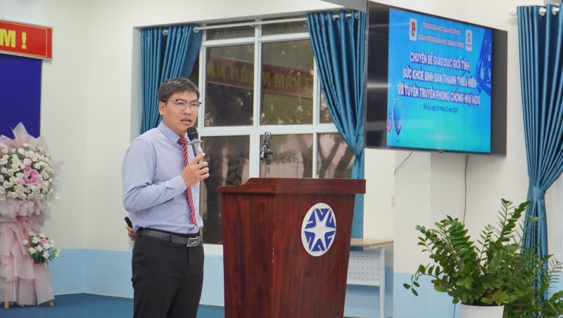 Chuyên đề Giáo dục giới tính, sức khỏe sinh sản thanh thiếu niên và tuyên truyền phòng chống HIV/AIDS 34 Dsc08949