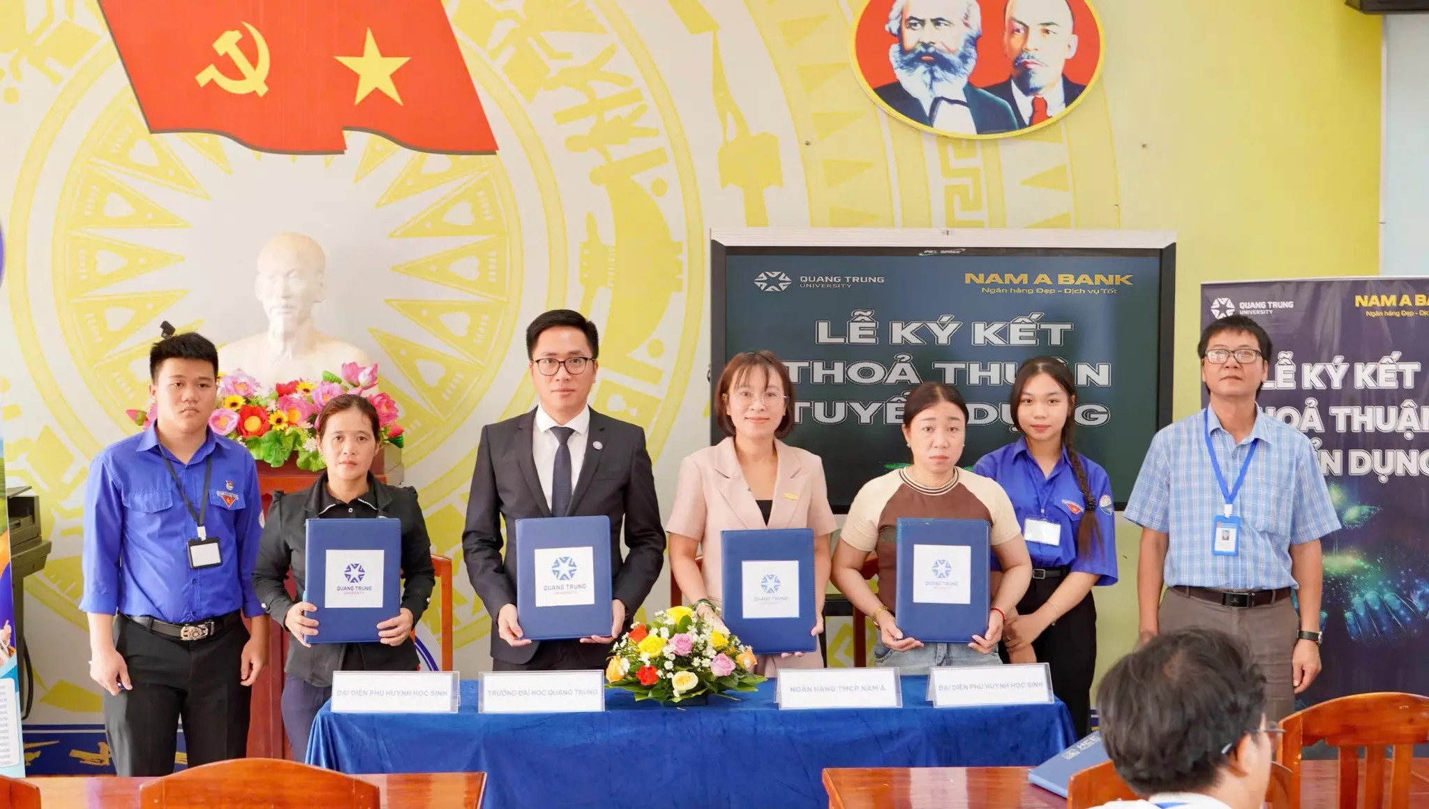 Nam A Bank ký thoả thuận tuyển dụng cho học sinh chọn học QTU