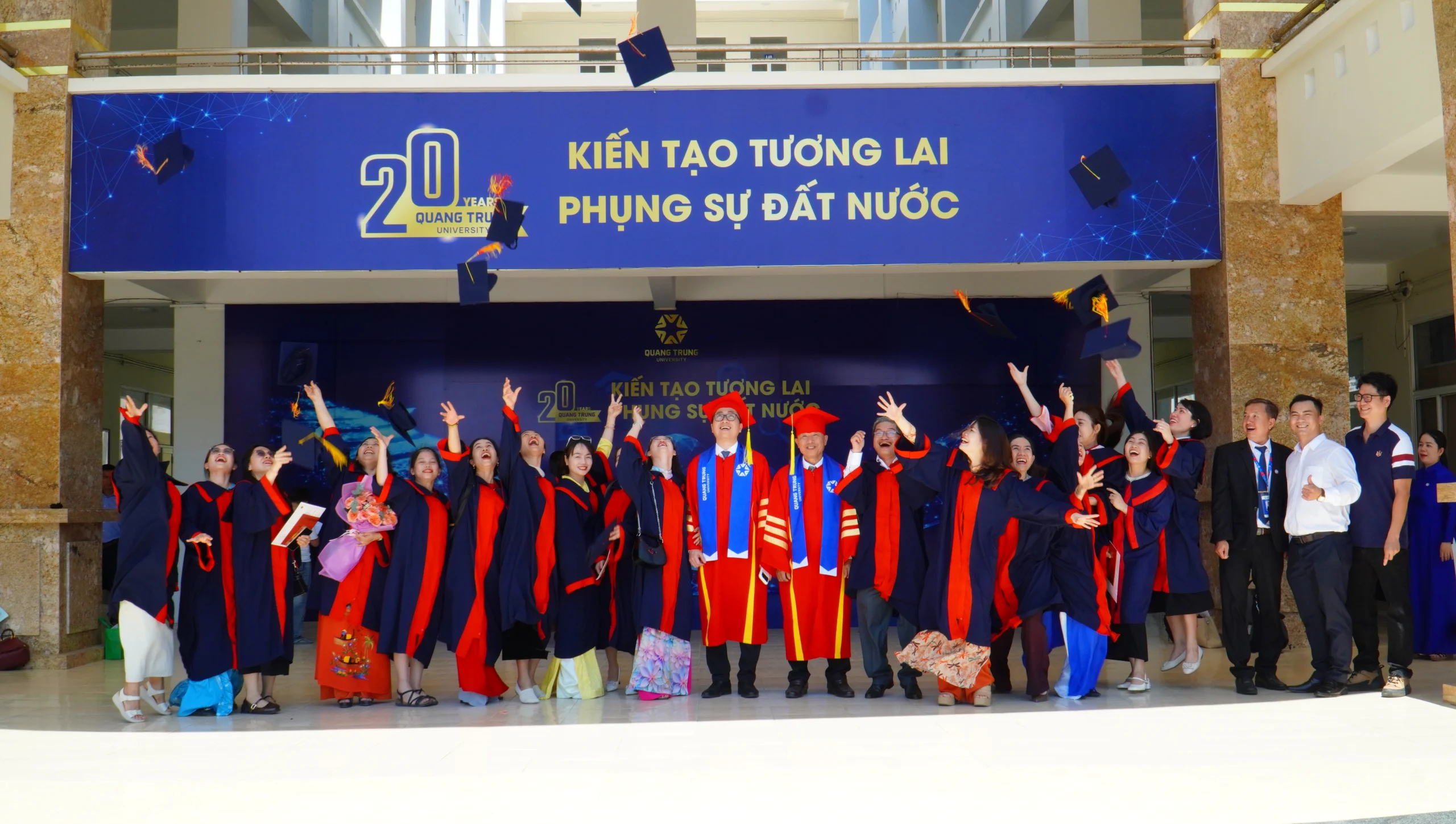 Trường Đại học Quang Trung trao bằng tốt nghiệp cho hơn 150 tân cử nhân ngành Điều dưỡng