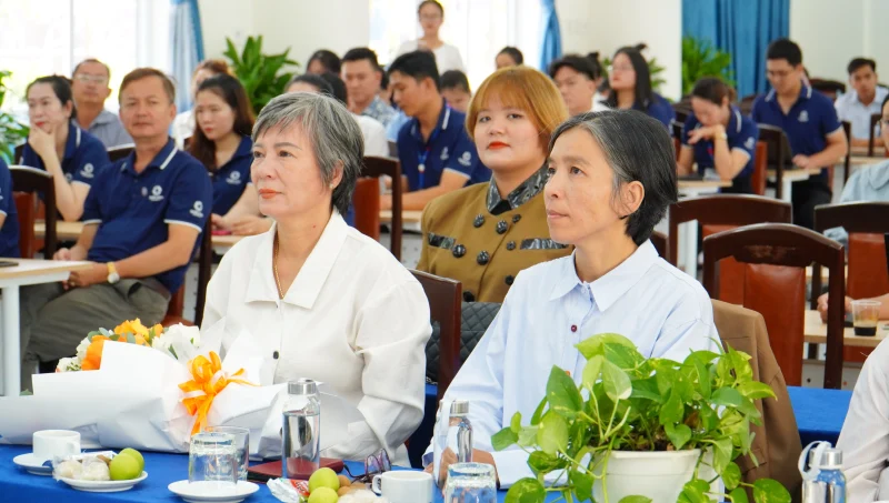 Vì giảng đường không khói thuốc lá