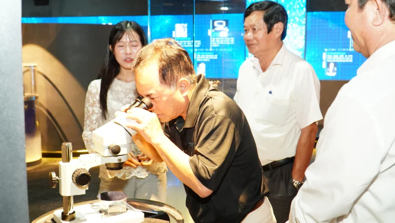 QTU đón tiếp và làm việc với chuyên gia công nghệ người Mỹ gốc Việt Nguyễn An Thạo