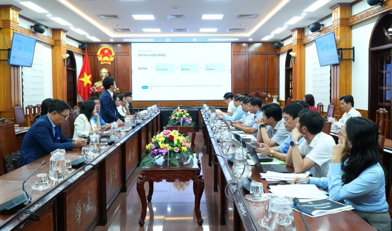 UBND Tỉnh làm việc với Trường Đại học Quang Trung và Nam A Bank